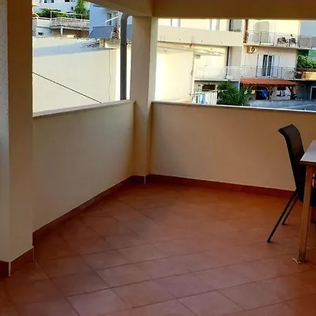 Red Sunset Apartment